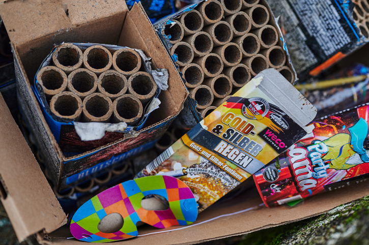 Fireworks packaging and disposal regulations